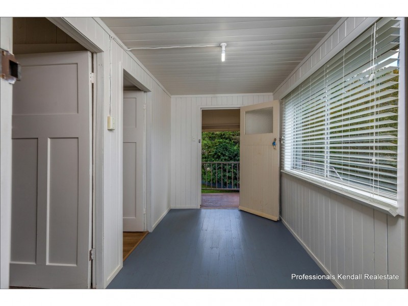 8 Golfers Crescent, Tamborine Mountain QLD 4272