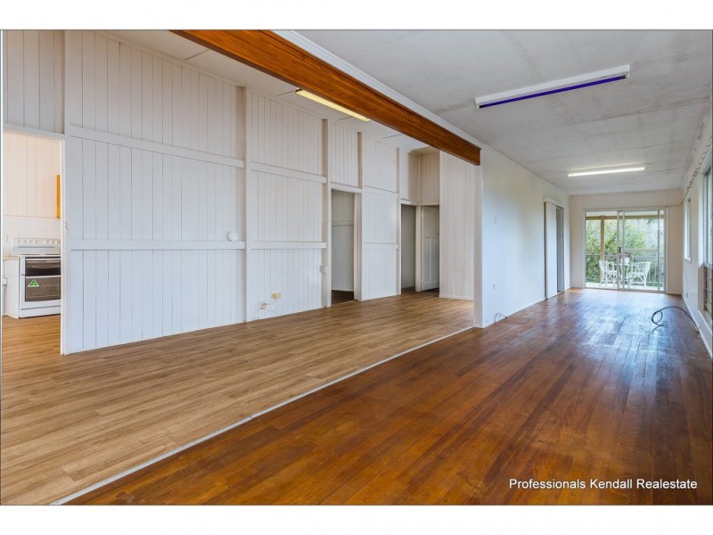 8 Golfers Crescent, Tamborine Mountain QLD 4272