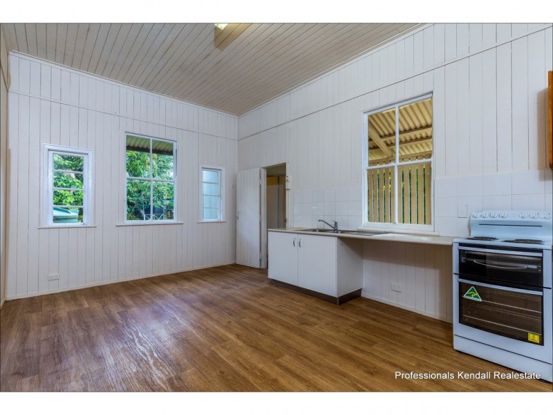 8 Golfers Crescent, Tamborine Mountain QLD 4272
