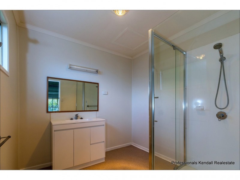 8 Golfers Crescent, Tamborine Mountain QLD 4272