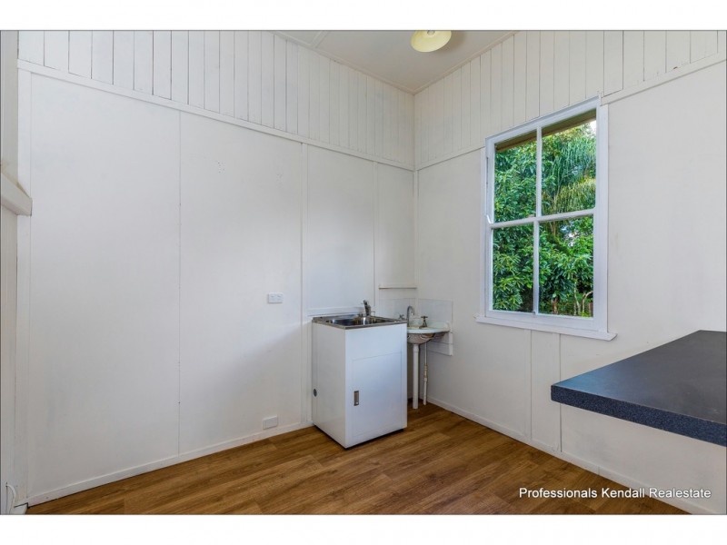 8 Golfers Crescent, Tamborine Mountain QLD 4272
