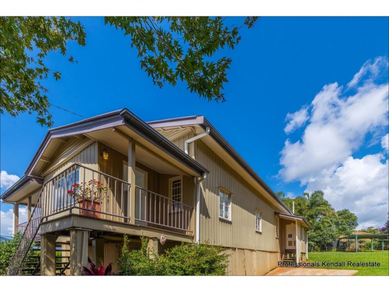 8 Golfers Crescent, Tamborine Mountain QLD 4272