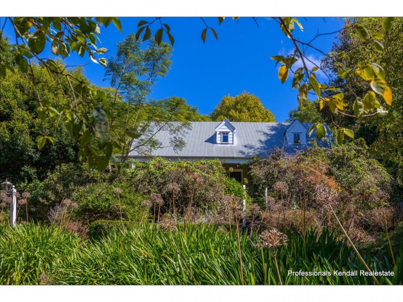 2 Contour Road, Tamborine Mountain QLD 4272