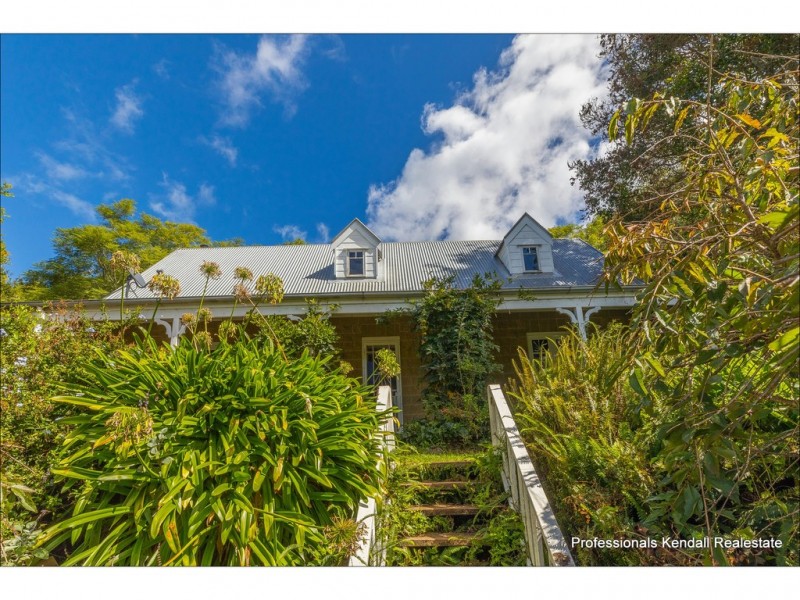 2 Contour Road, Tamborine Mountain QLD 4272