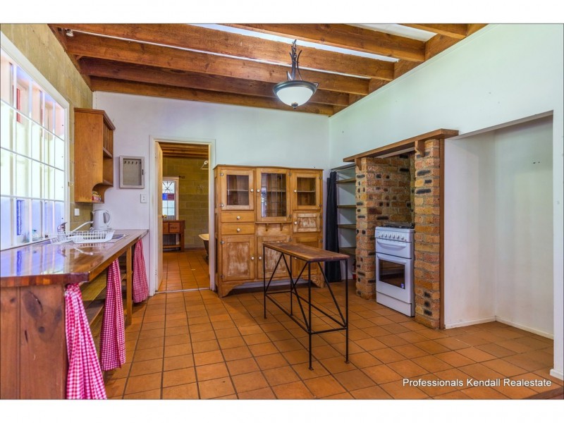 2 Contour Road, Tamborine Mountain QLD 4272