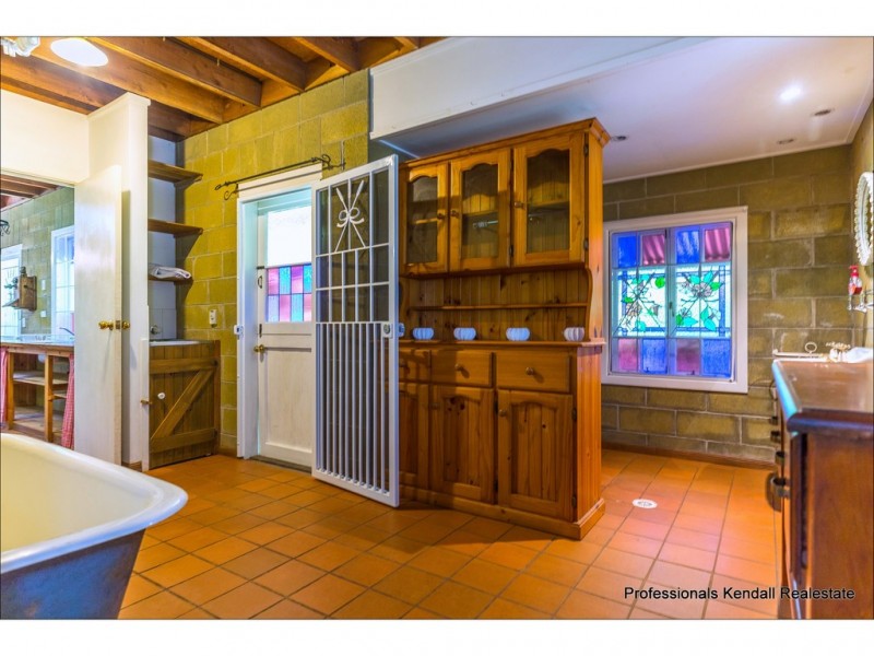 2 Contour Road, Tamborine Mountain QLD 4272