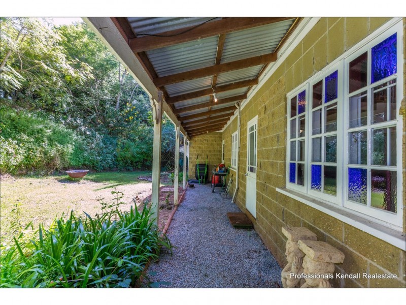2 Contour Road, Tamborine Mountain QLD 4272