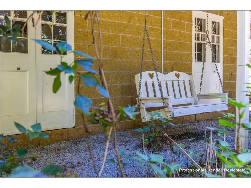 2 Contour Road, Tamborine Mountain QLD 4272