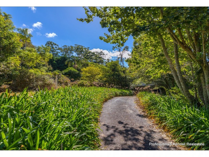 2 Contour Road, Tamborine Mountain QLD 4272