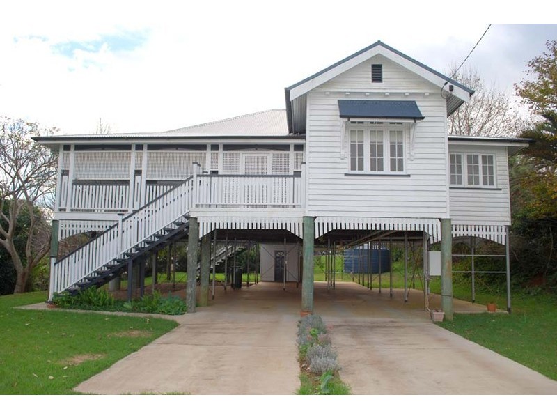 29 Paradise Drive, Eagle Heights QLD 4271