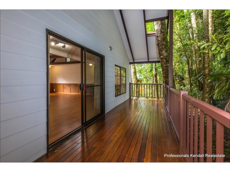 1 Dapsang Drive, Tamborine Mountain QLD 4272