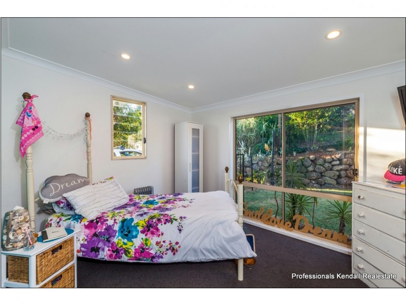 70 Pacific Parade, Tamborine Mountain QLD 4272