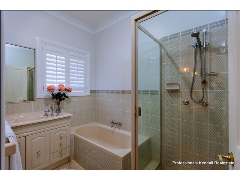 19 Griffith Street, Tamborine Mountain QLD 4272