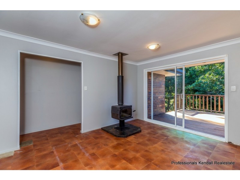 131 Kinabalu Drive, Tamborine Mountain QLD 4272