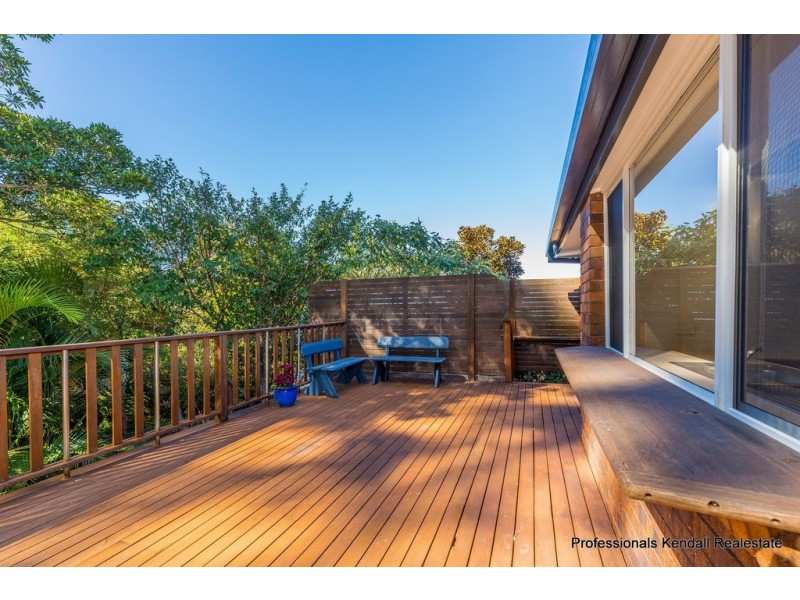 131 Kinabalu Drive, Tamborine Mountain QLD 4272