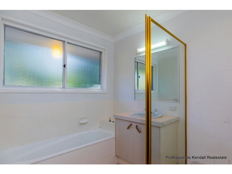 131 Kinabalu Drive, Tamborine Mountain QLD 4272