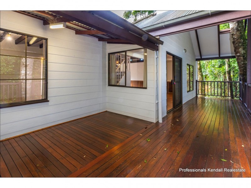 1 Dapsang Drive, Tamborine Mountain QLD 4272