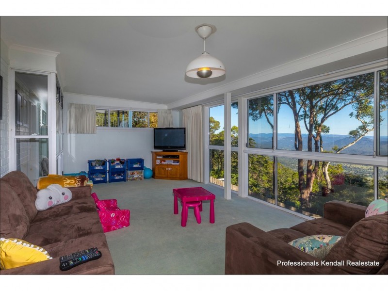 212 Beacon Road, Tamborine Mountain QLD 4272