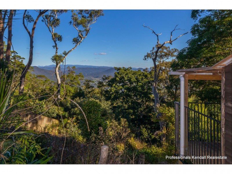212 Beacon Road, Tamborine Mountain QLD 4272