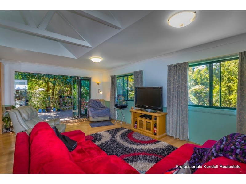 13 Kamet Court, Tamborine Mountain QLD 4272