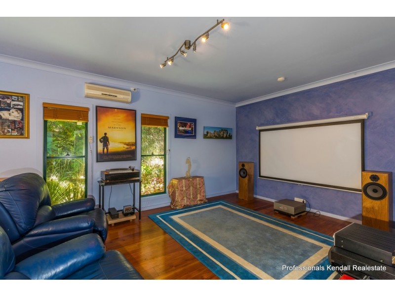 13 Kamet Court, Tamborine Mountain QLD 4272