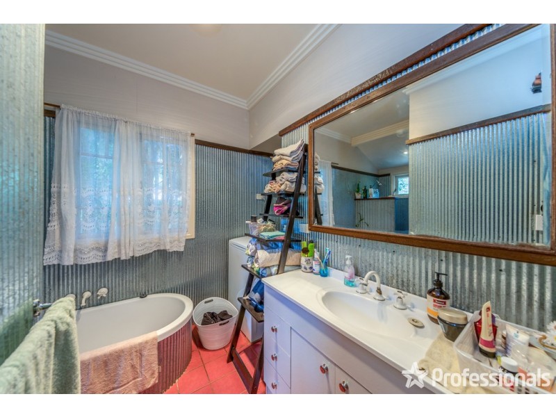 25 Main Street, Tamborine Mountain QLD 4272