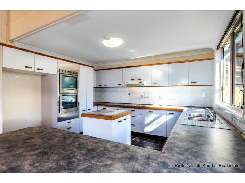 30 Flores Court, Tamborine Mountain QLD 4272