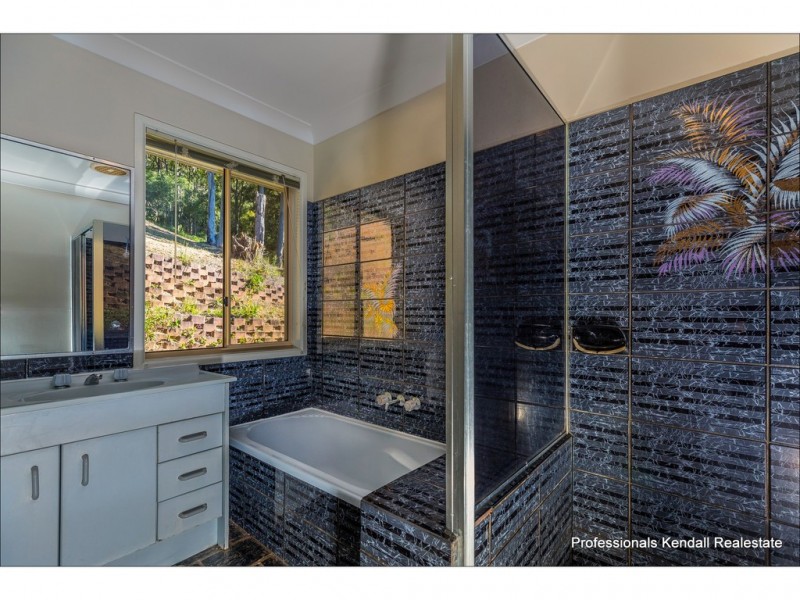 30 Flores Court, Tamborine Mountain QLD 4272