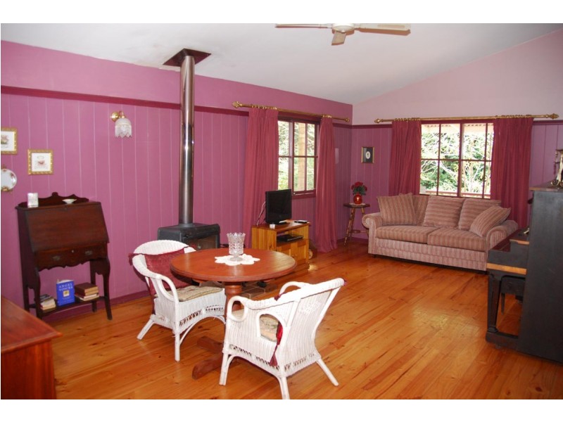 25 Eagle Heights Rd, Eagle Heights QLD 4271