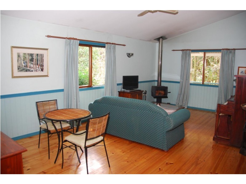 25 Eagle Heights Rd, Eagle Heights QLD 4271