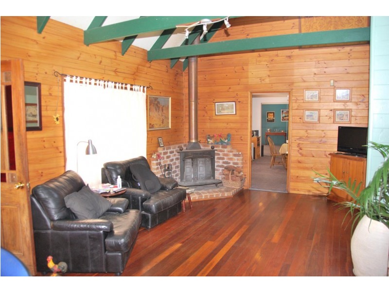 25 Eagle Heights Rd, Eagle Heights QLD 4271