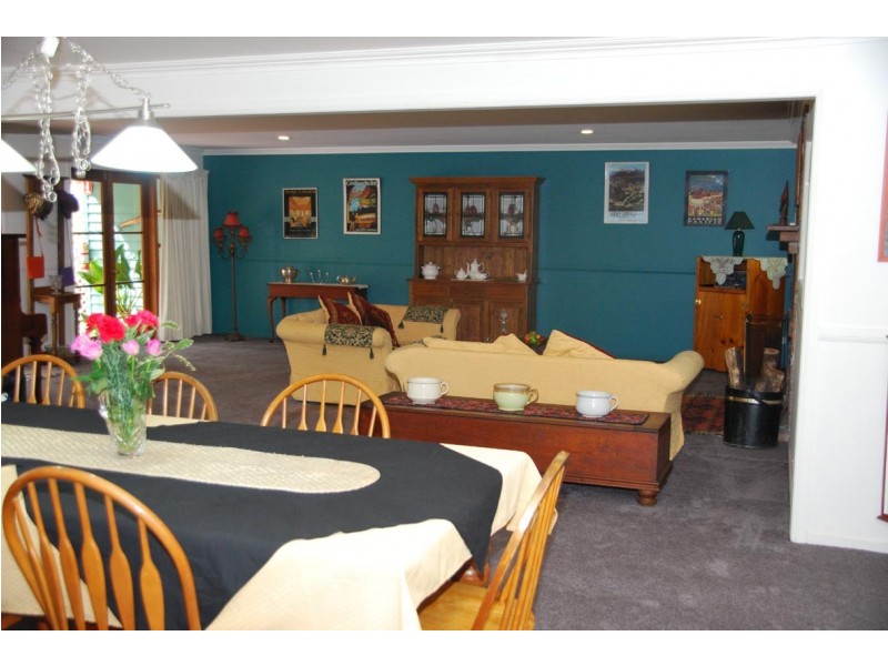 25 Eagle Heights Rd, Eagle Heights QLD 4271