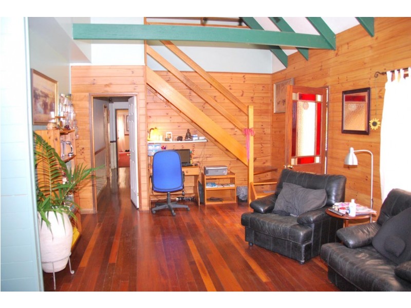 25 Eagle Heights Rd, Eagle Heights QLD 4271