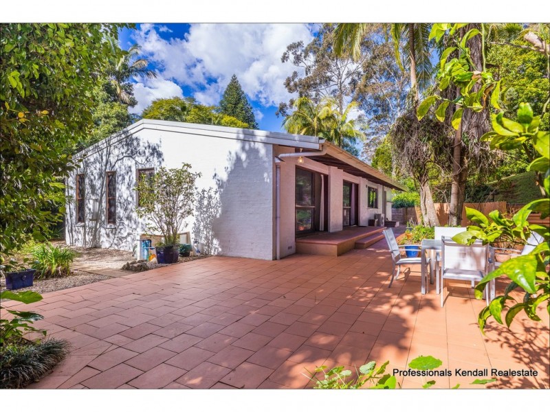 84 Kinabalu Drive, Tamborine Mountain QLD 4272