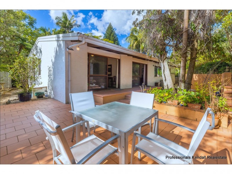 84 Kinabalu Drive, Tamborine Mountain QLD 4272