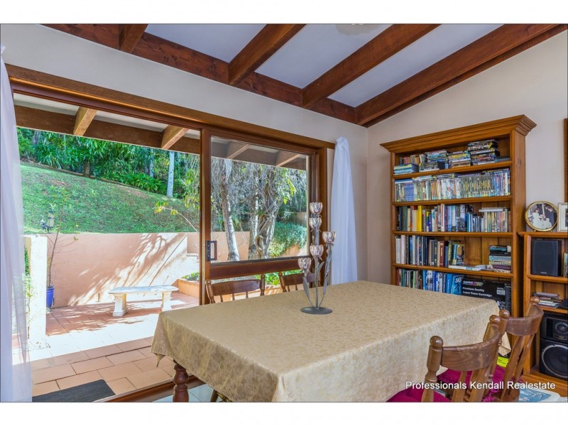 84 Kinabalu Drive, Tamborine Mountain QLD 4272