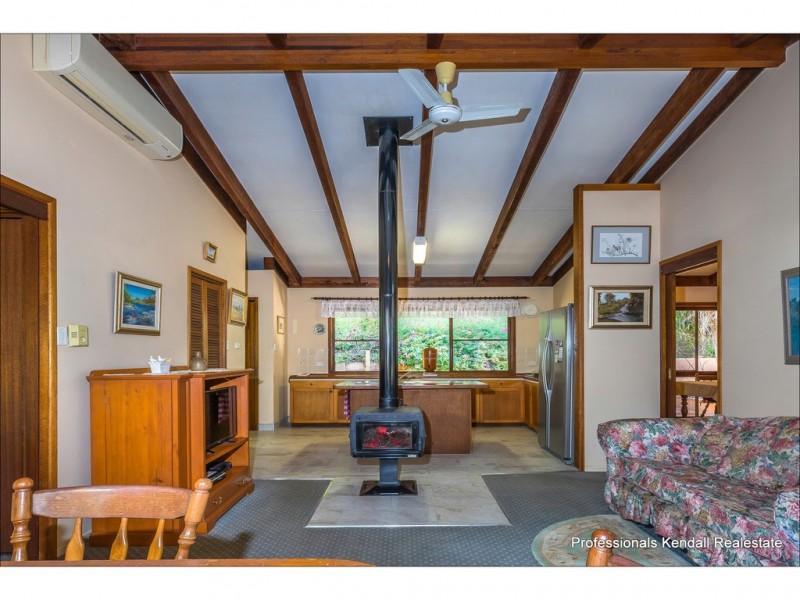 84 Kinabalu Drive, Tamborine Mountain QLD 4272