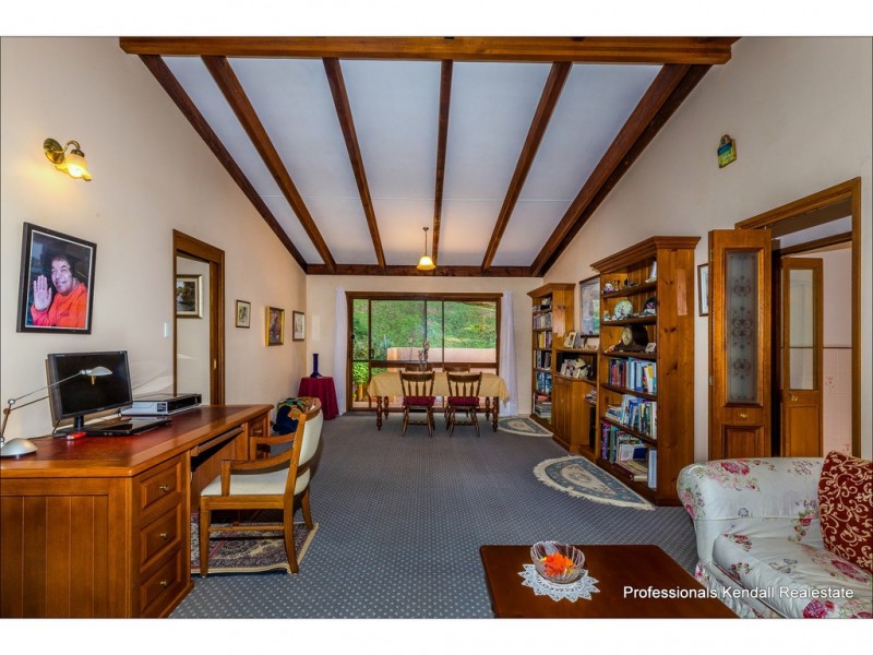 84 Kinabalu Drive, Tamborine Mountain QLD 4272