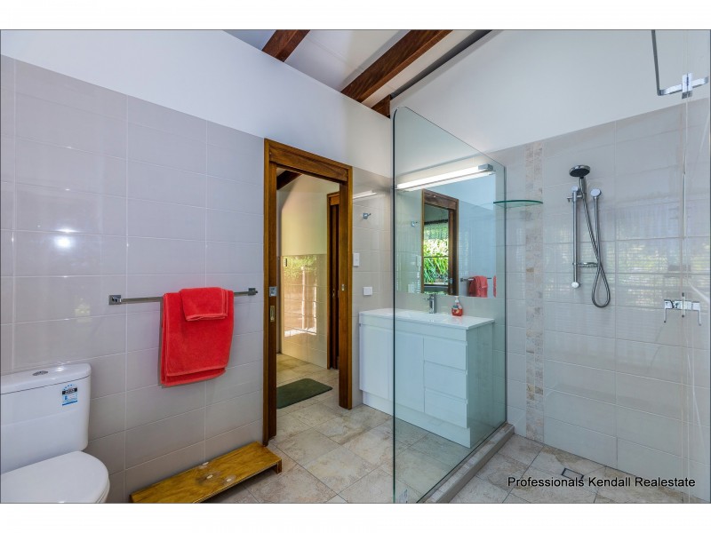 84 Kinabalu Drive, Tamborine Mountain QLD 4272