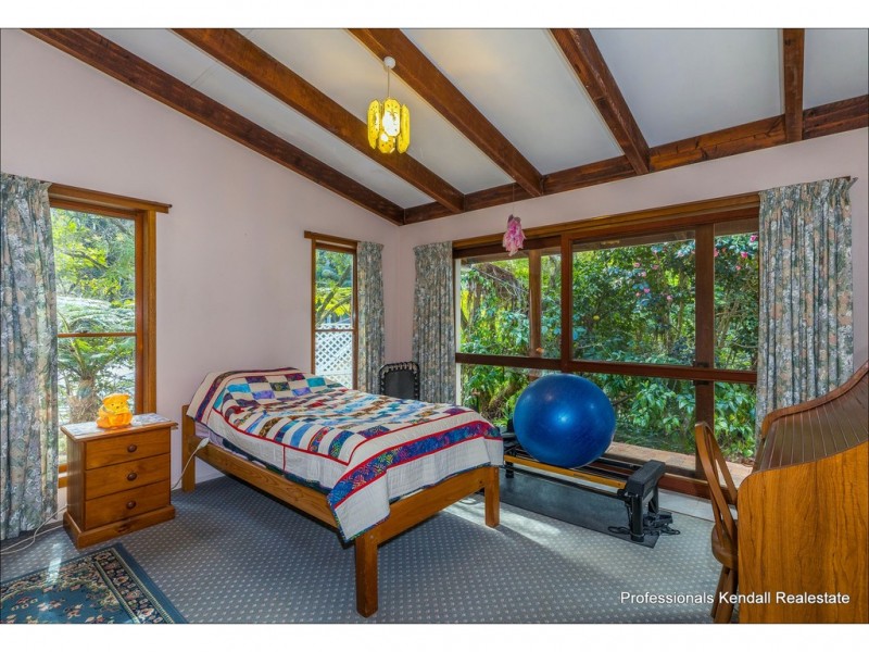 84 Kinabalu Drive, Tamborine Mountain QLD 4272