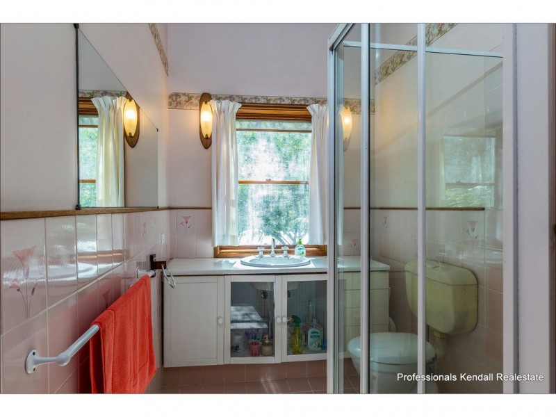 84 Kinabalu Drive, Tamborine Mountain QLD 4272