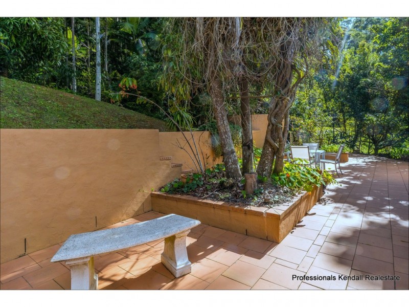 84 Kinabalu Drive, Tamborine Mountain QLD 4272