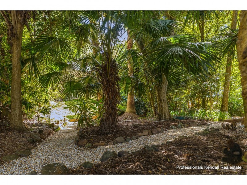 84 Kinabalu Drive, Tamborine Mountain QLD 4272