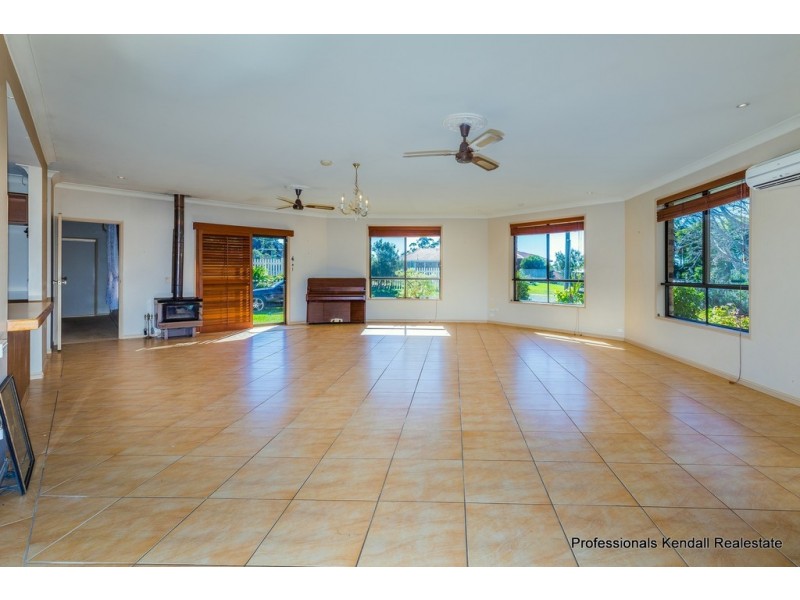 3 Justin Ave, Tamborine Mountain QLD 4272