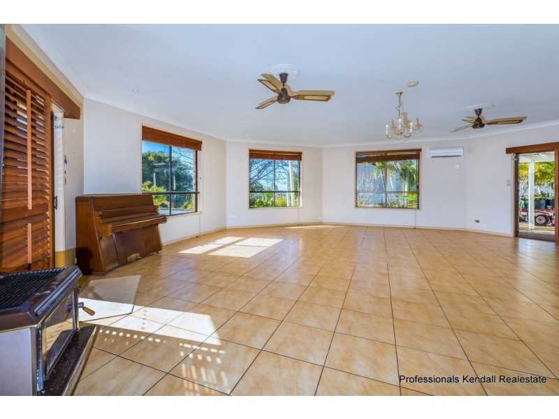 3 Justin Ave, Tamborine Mountain QLD 4272