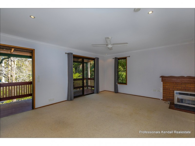 60 Kinabalu Drive, Tamborine Mountain QLD 4272