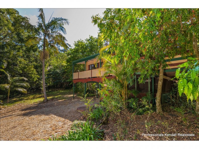 60 Kinabalu Drive, Tamborine Mountain QLD 4272
