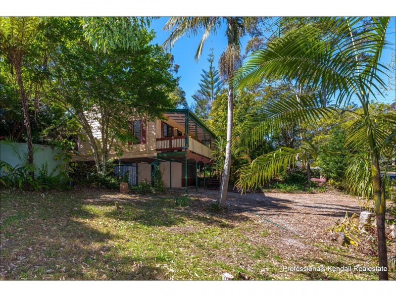 60 Kinabalu Drive, Tamborine Mountain QLD 4272