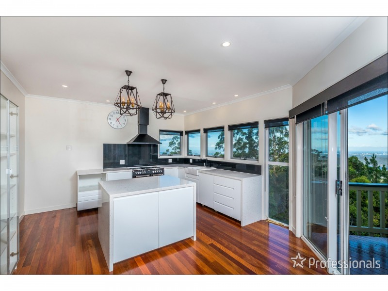 111 Guanaba Road, Tamborine Mountain QLD 4272