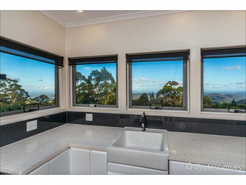 111 Guanaba Road, Tamborine Mountain QLD 4272